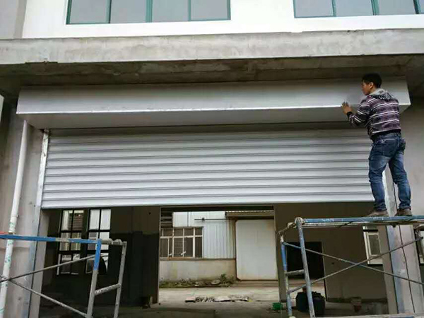 電動抗風(fēng)卷簾門